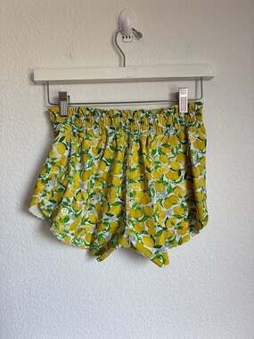 RARE Lululemon Will the Wave Surf Short 2.5" Lemon Print Size 4